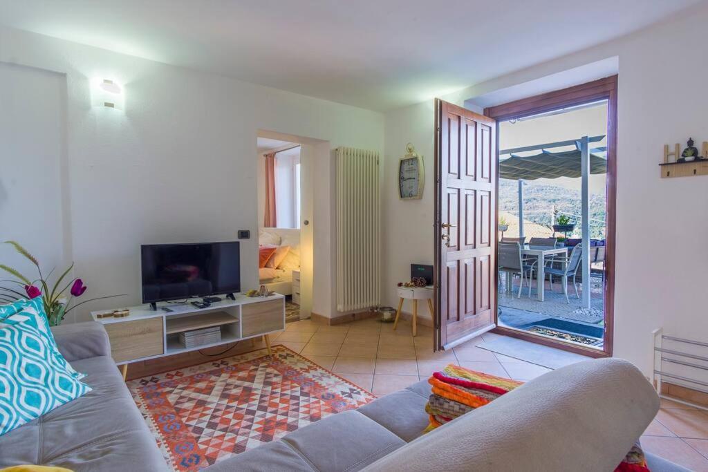 Vicolo Dei Fiori Villa Луино Екстериор снимка
